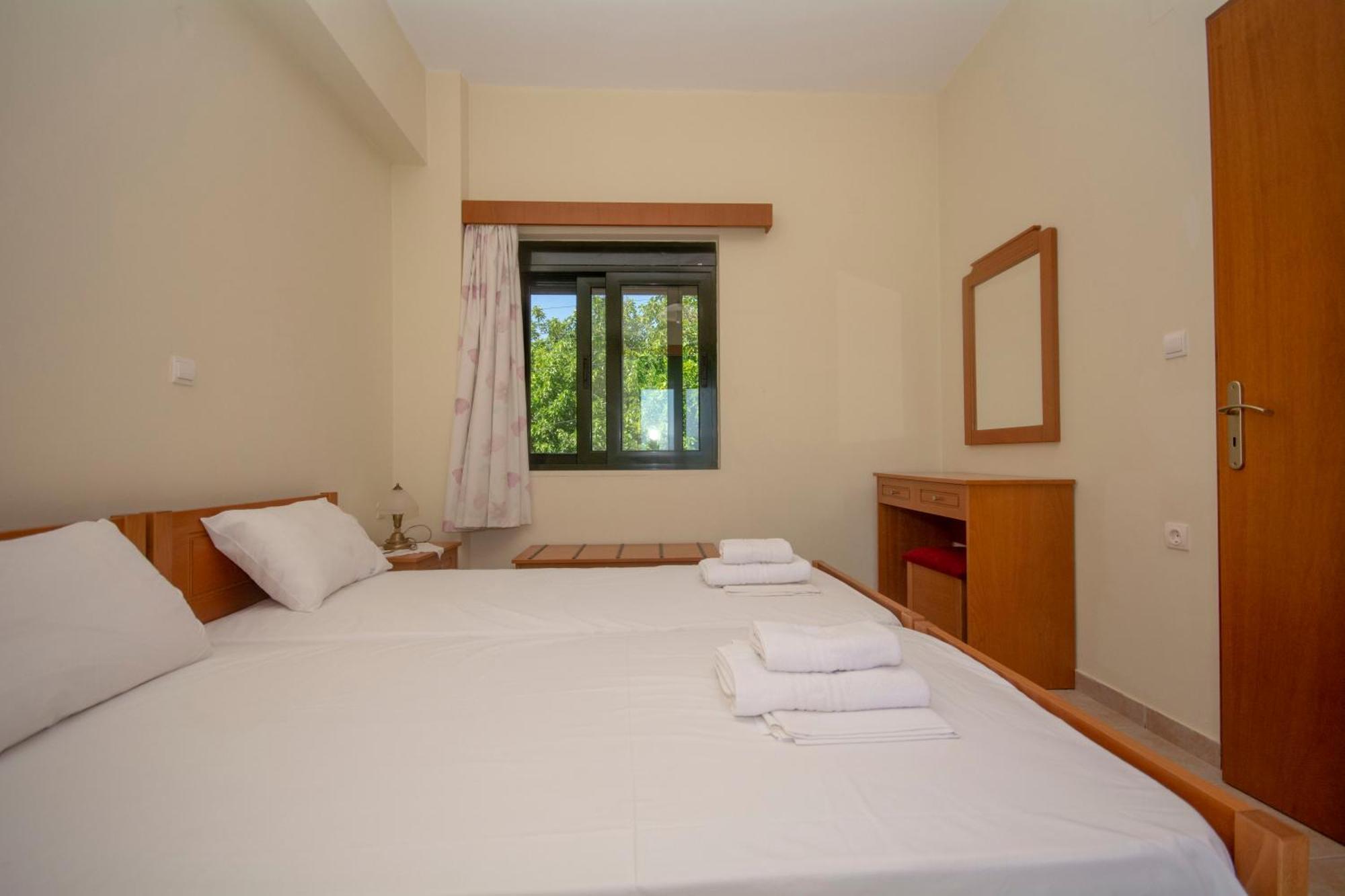 Xenios Zeus Apartments Kissamos Exterior photo